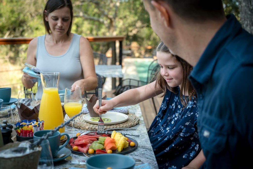 Serondella family eating lunch Serondella family eating lunch